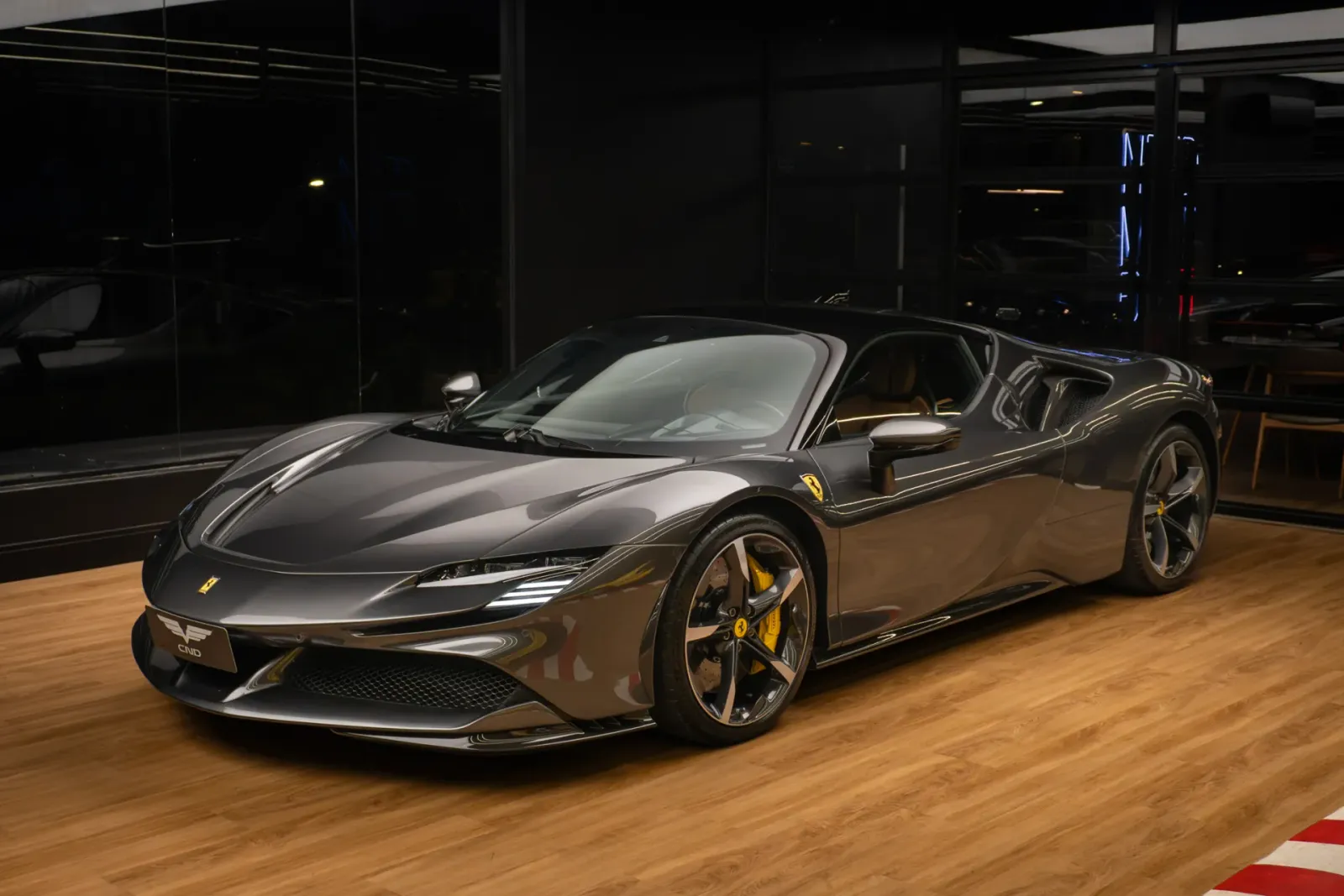 Foto 1 de 18 de Ferrari SF90